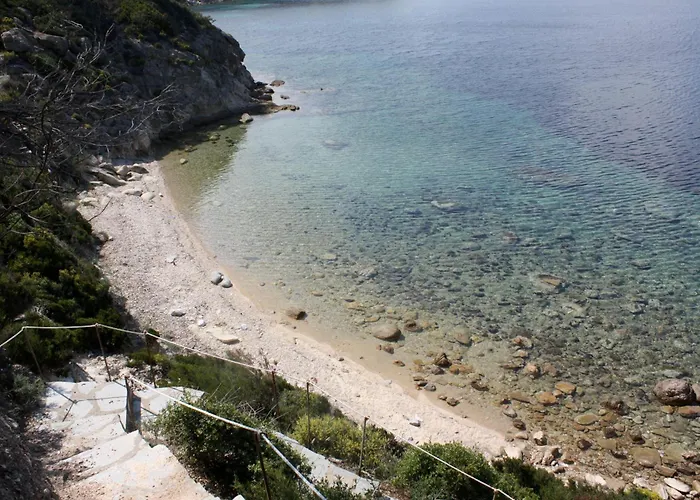 Aspro Spiti 2 Ormos Panagias