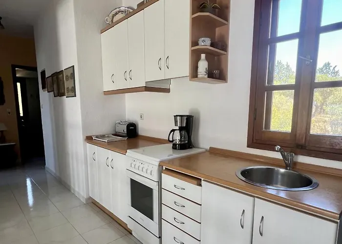 Aspro Spiti 2 Ormos Panagias