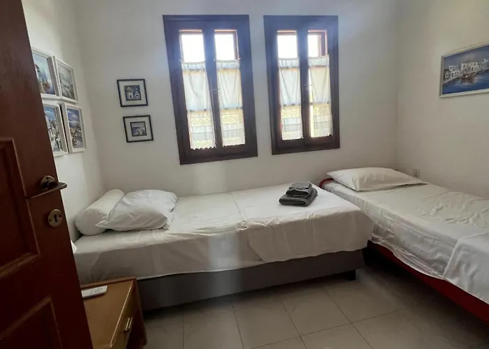 Aspro Spiti 2 Ormos Panagias